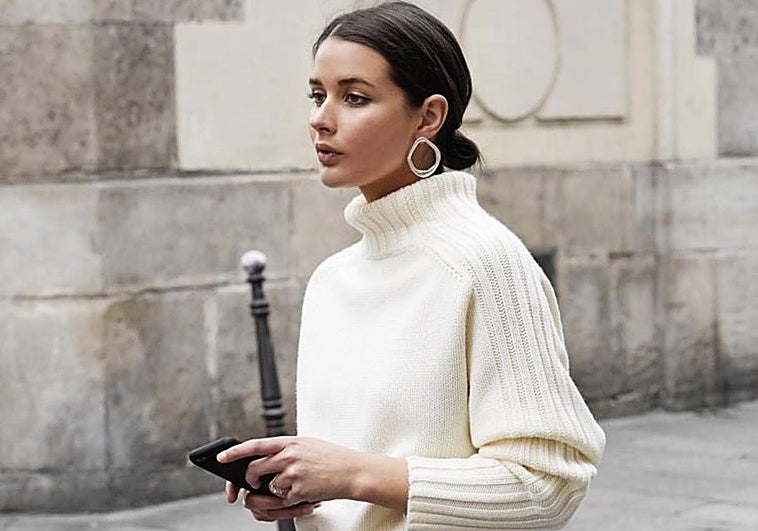 Vestidos midi de estilo drapeado, camisas básicas fluidas, vaqueros de corte masculino y muchas otras compras que acaban de llegar a las tiendas.