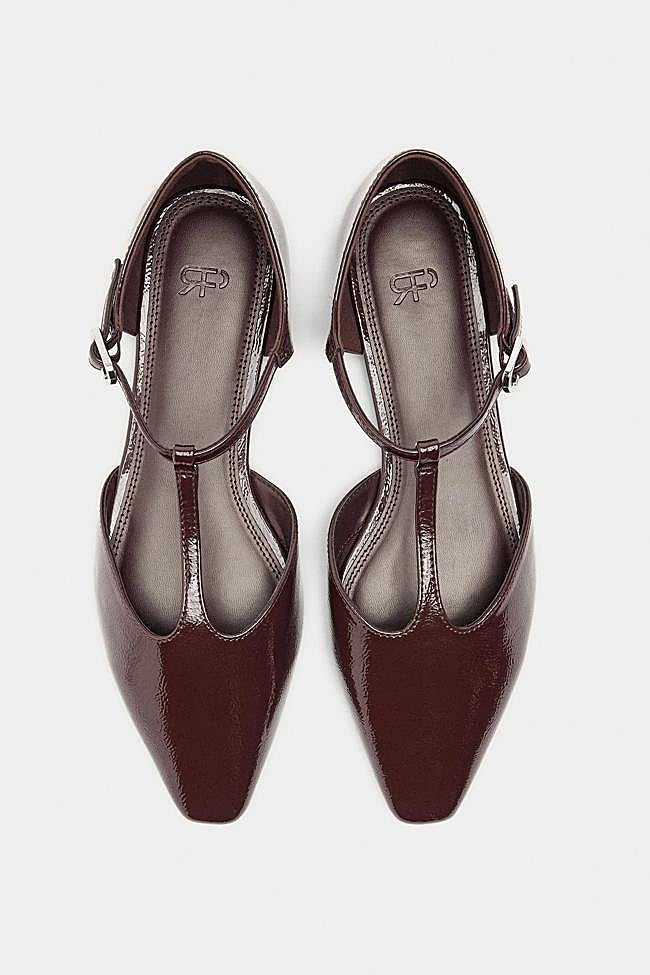 Bailarinas T-Bar con hebilla (25,99€)