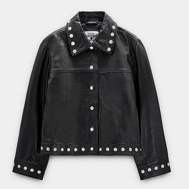 Chaqueta negra de Parfois (139 euros)