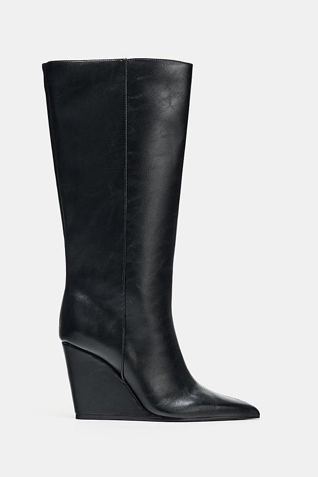 Botas negras de Zara (55,99 euros)