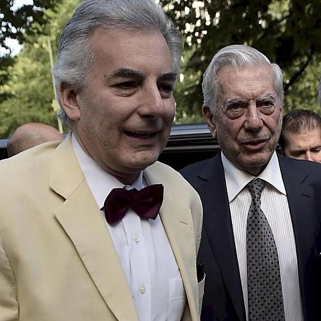 Álvaro siempre estuvo muy unido a su padre, Mario Vargas Llosa.