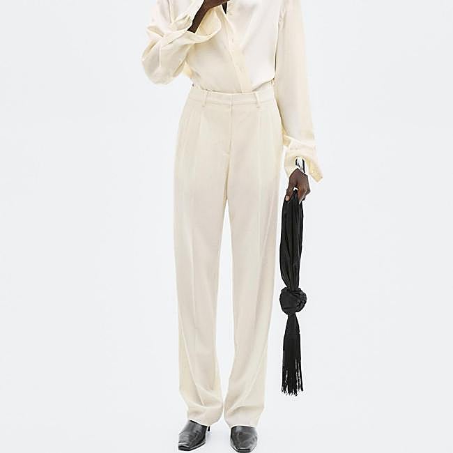 Pantalón blanco de Massimo Dutti, 149 euros.