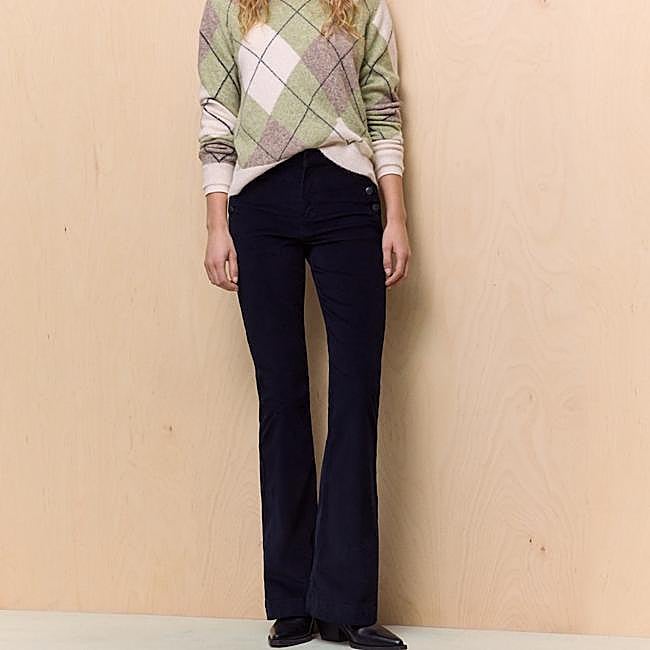 Pantalón de pana azul marino de Easy Wear, 39,99 euros.