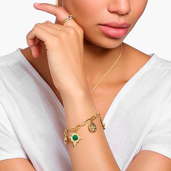 Pulsera con eslabones y colgantes de Thomas Sabo.