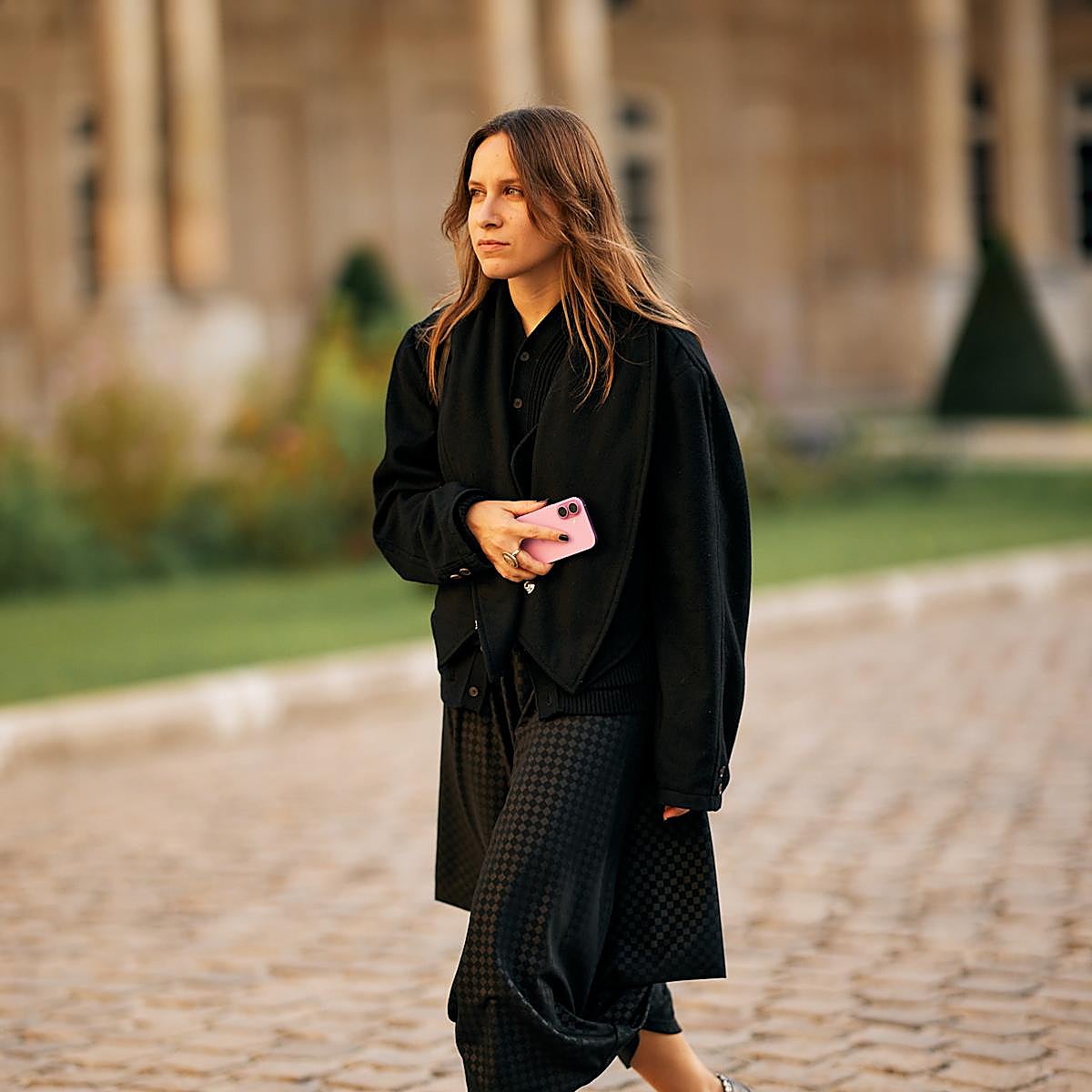 La falda más elegante y versátil del armario.