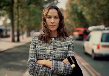 Las novedades de Mango de la semana: vestidos de fiesta, abrigos largos y chaquetas que parecen de lujo