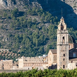 La Comunidad Valenciana tiene un pueblo mágico en la montaña, abierto al mar y con un monasterio del siglo XIII