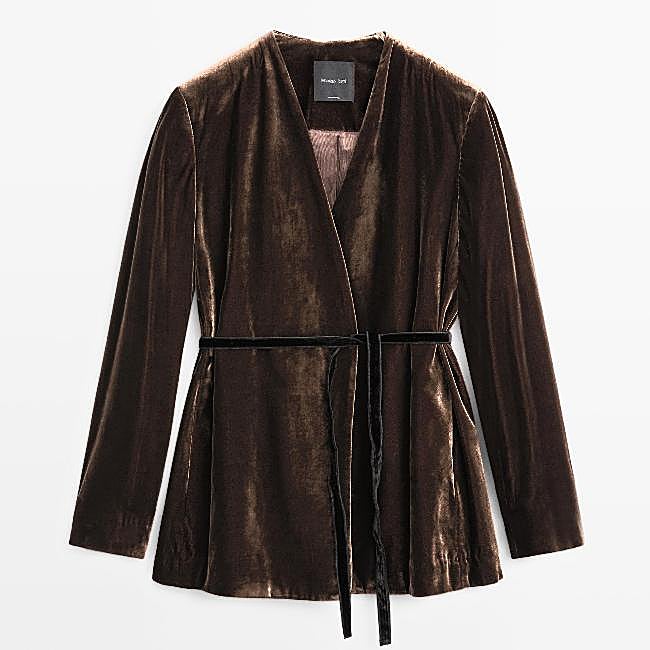 Chaqueta de terciopelo de Massimo Dutti (179 euros)
