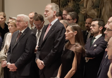 La reina Letizia y el rey Felipe en la embajada de Alemania.
