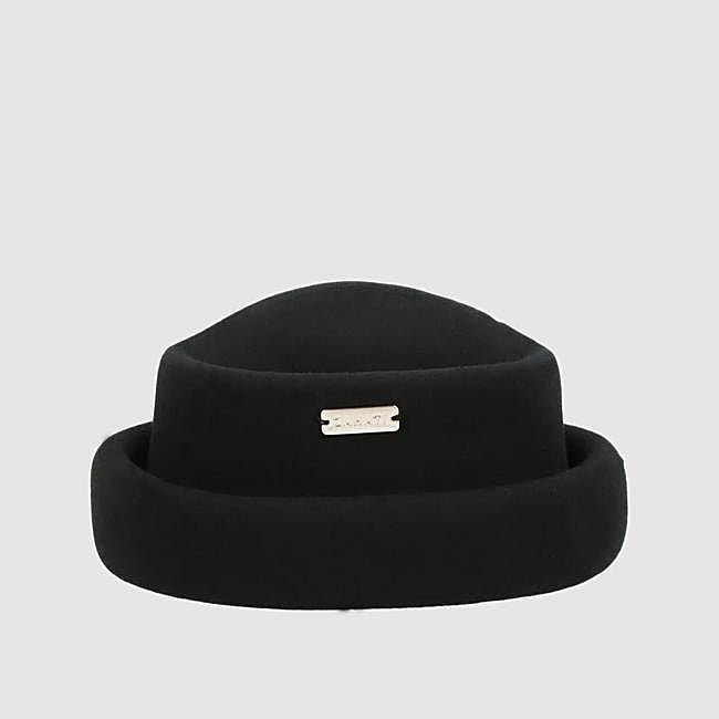 Sombrero negro de Zahati, 143,50 euros.