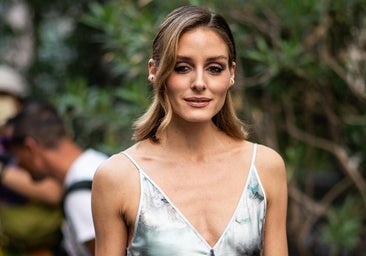 Olivia Palermo con un peinado perfecto para Navidad.