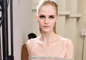 Cómo hacer el maquillaje Doll Glam.