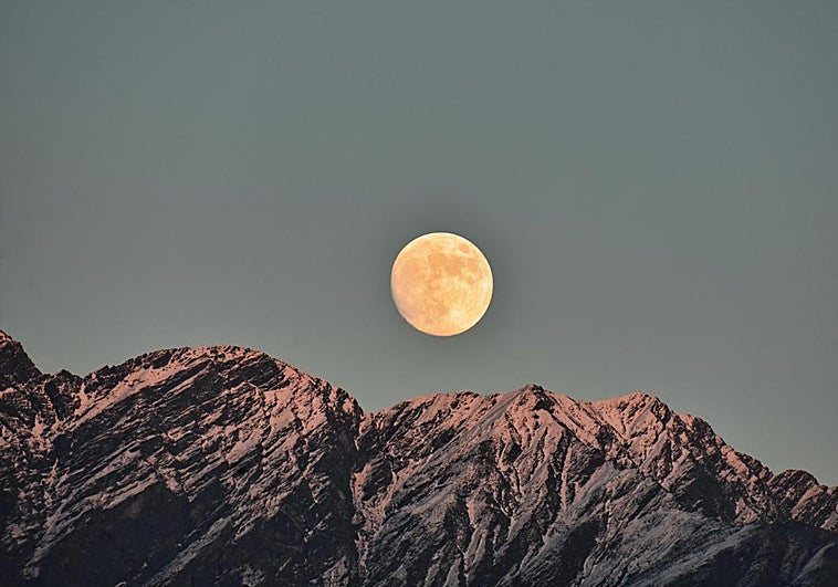 Qué revela la superluna de diciembre que no se repetirá en 17 años: Luna Llena en Tauro, deseo sincero y cierre sagrado para terminar el año