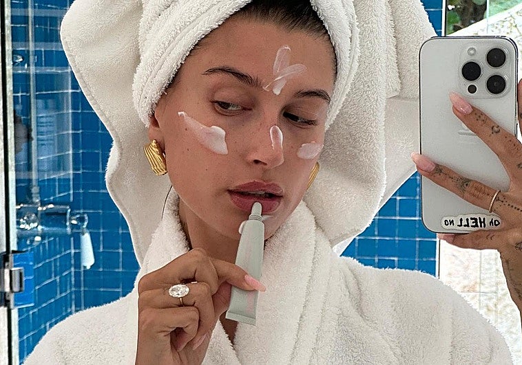 Seis errores al desmaquillarte que están dañando tu piel sin saberlo