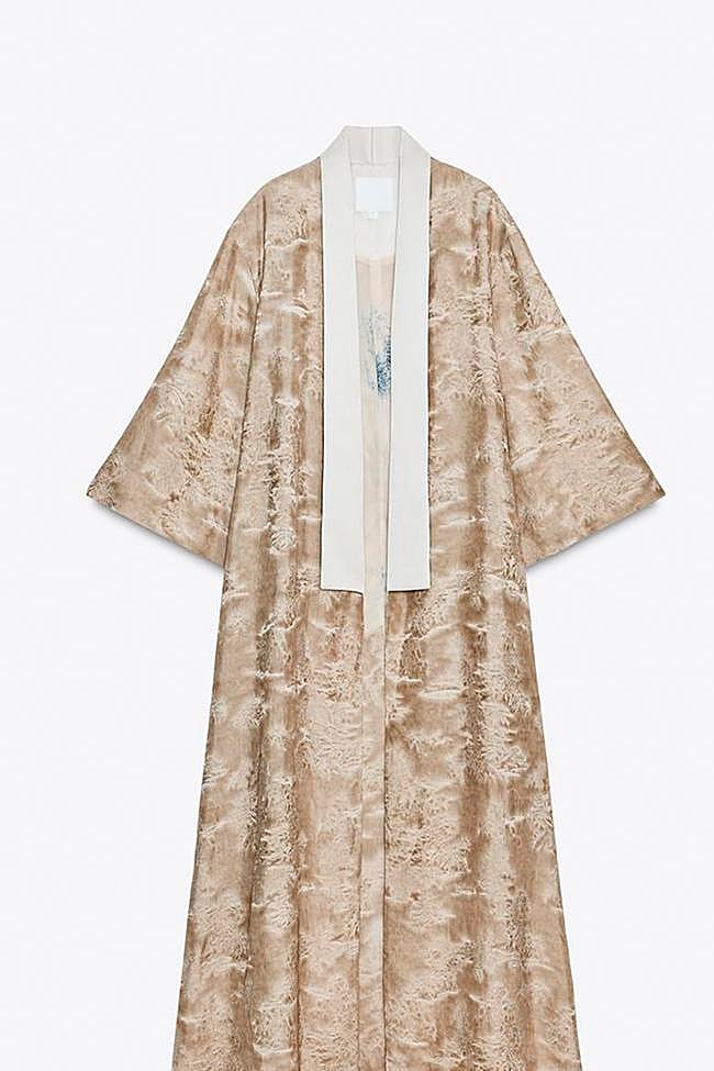 Kimono con mangas amplias de Zara