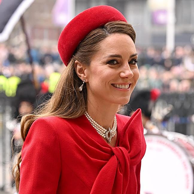 Pendientes colgantes de perlas Collingwood de la princesa Diana.