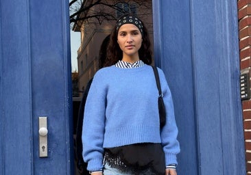 Las novedades de la semana de Stradivarius: vestidos rojos, vaqueros con tachuelas y zapatos negros de fiesta