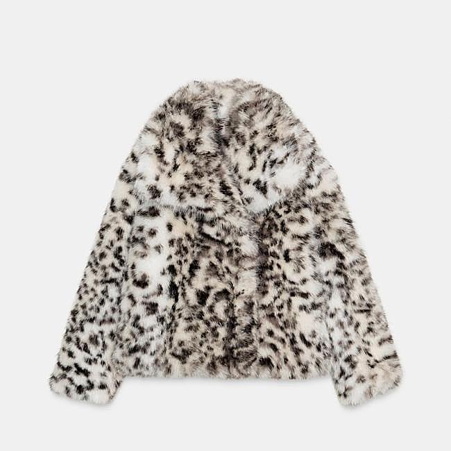 El abrigo de leopardo de Zara.