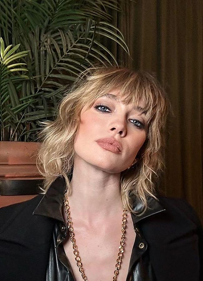 Imagen - Corte de pelo capeado estilo grunge tendencia para 2025/@charlieriddel