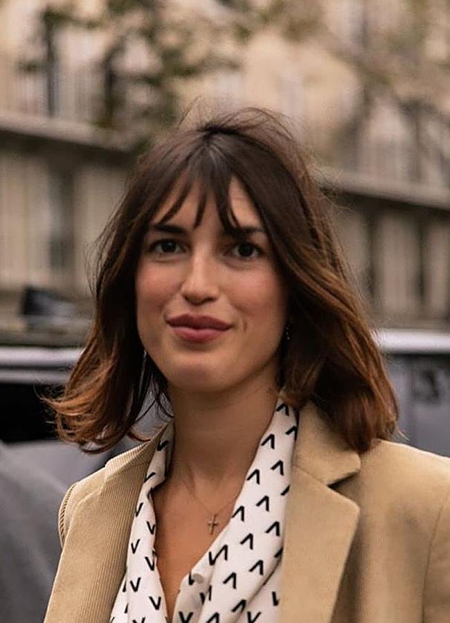 Imagen - Jeanne Damas con corte de pelo midi con flequillo ligero tendencia para 2025/@jeannedamas