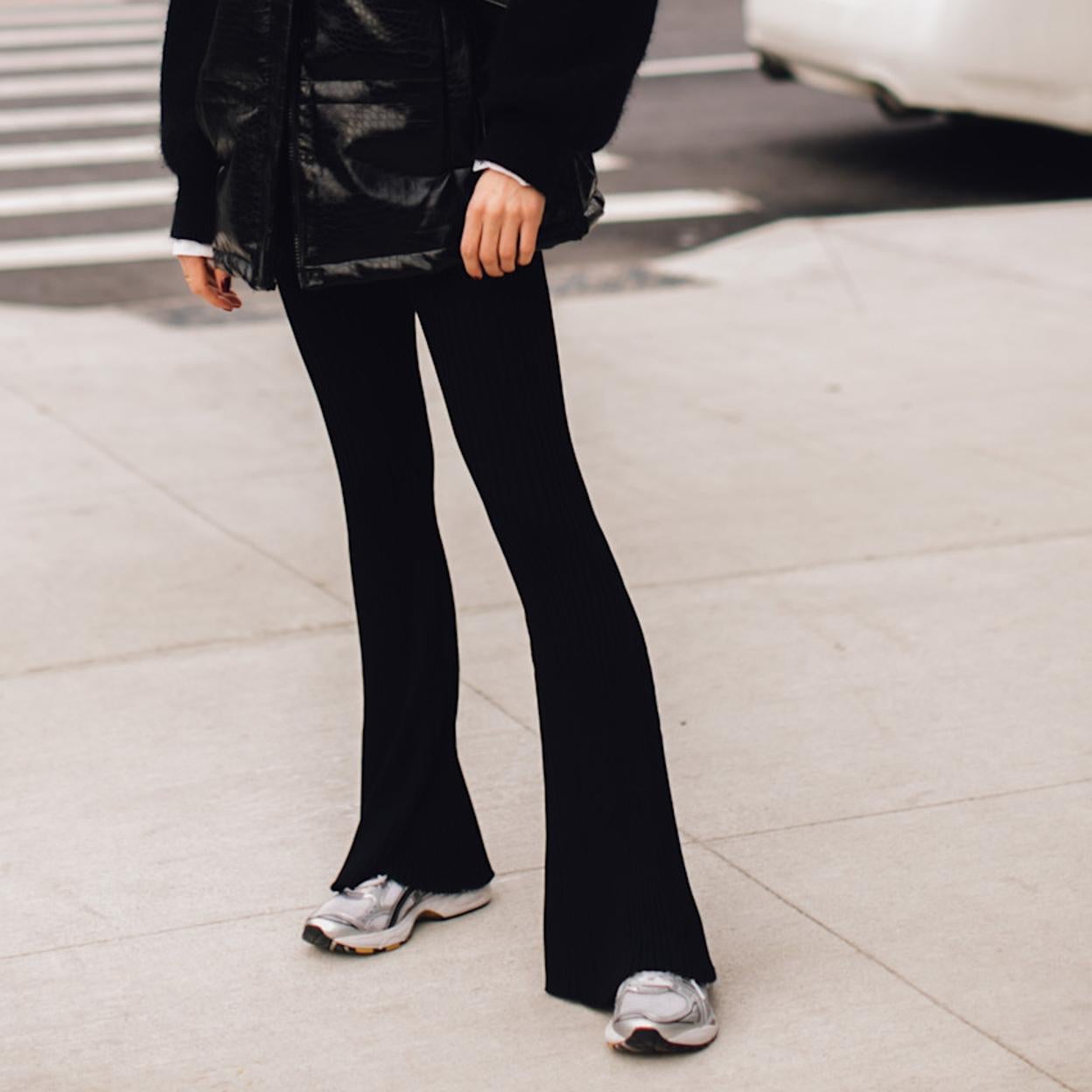 Zapatillas plateadas o cómo lucir el calzado del 2025