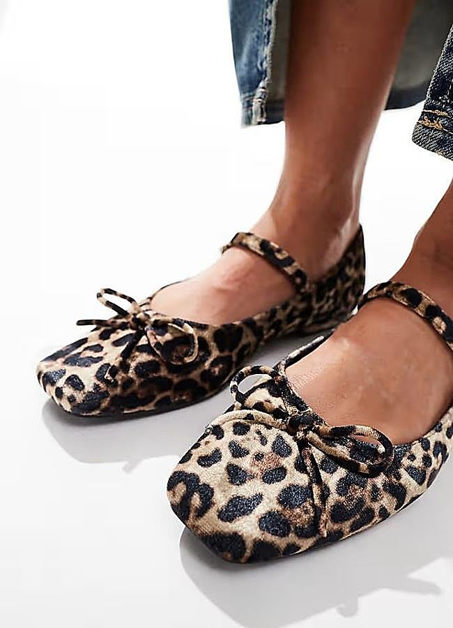 Imagen - Merceditas de terciopelo con estampado de leopardo