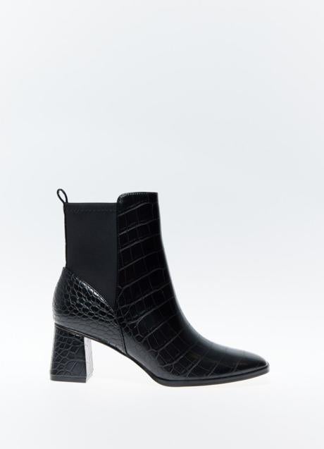 Imagen - Botines negros de Sfera (29,99 euros)