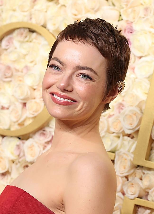 Imagen - Emma Stone en los Globos de Oro con su nuevo corte de pelo corto. / GTRES