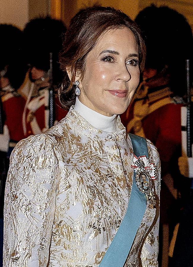 Imagen - Mary de Dinamarca con vestido de gala y joyas de pasar (GTRES)