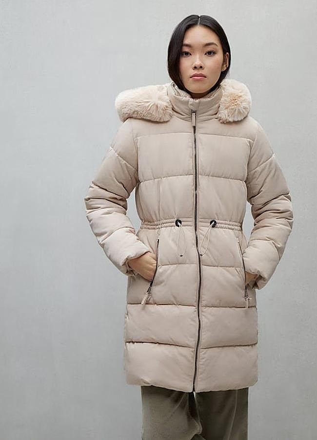 Imagen - Abrigo acolchado con capucha de pelo