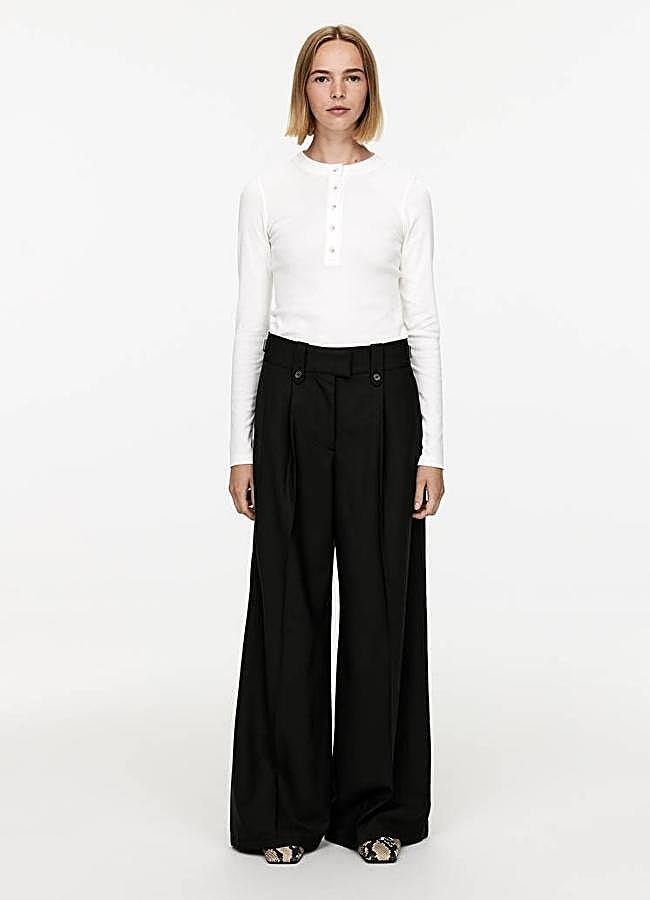 Imagen - Pantalones negros de Arket, 90 euros (antes 150 euros).