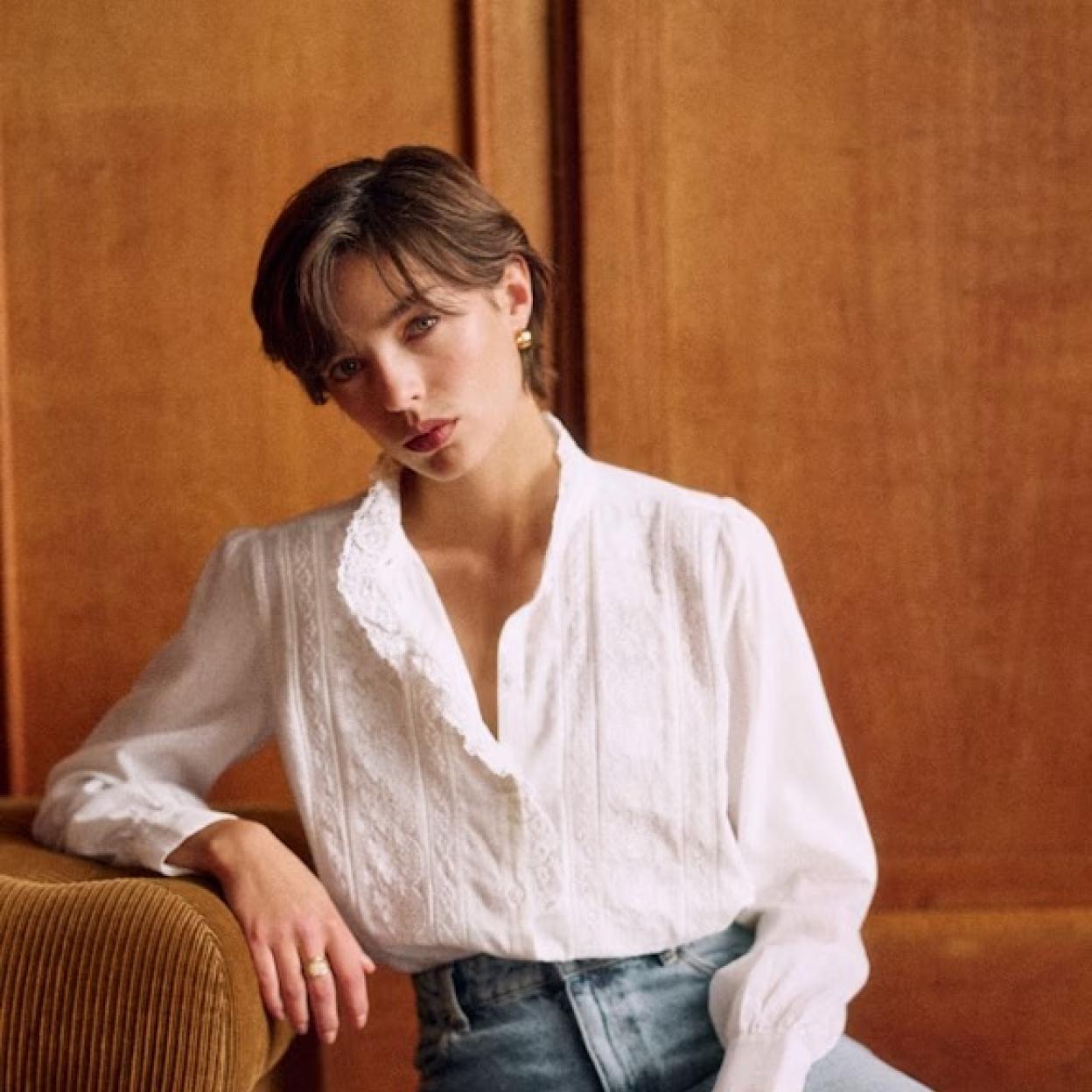 Aquí están las mejores camisas blancas para que estrenes la nueva temporada por todo lo alto.