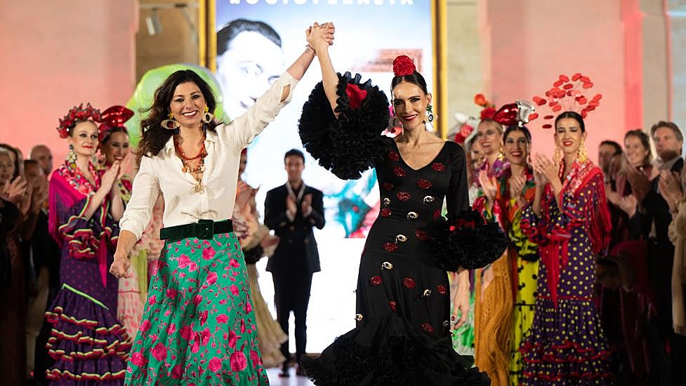 Rocío Peralta junto a la modelo Adriana Abascal.