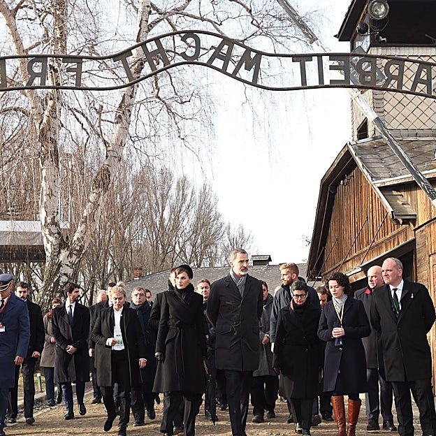 Felipe y Letizia en su visita de 2020 al campo de concentración de Auschwitz-Birkenau. 