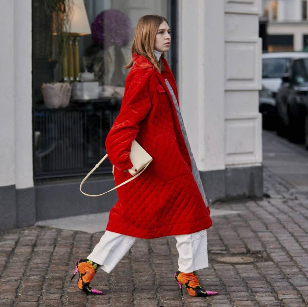 El abrigo de pelo es la prenda estrella del armario de invierno. Llévalo con todos tus looks de nueva temporada.