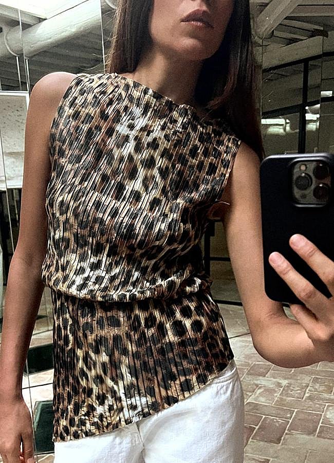 Imagen - Blusa con estampado de leopardo de Zara.
