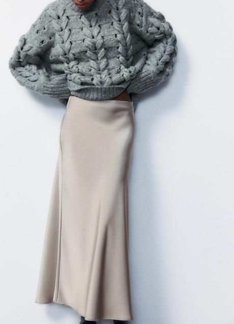 Imagen - Falda midi de Zara (22,95 euros)