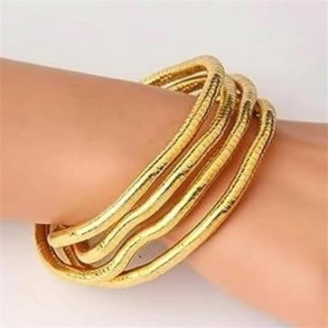 Imagen secundaria 1 - Así es el collar flexible de moda.