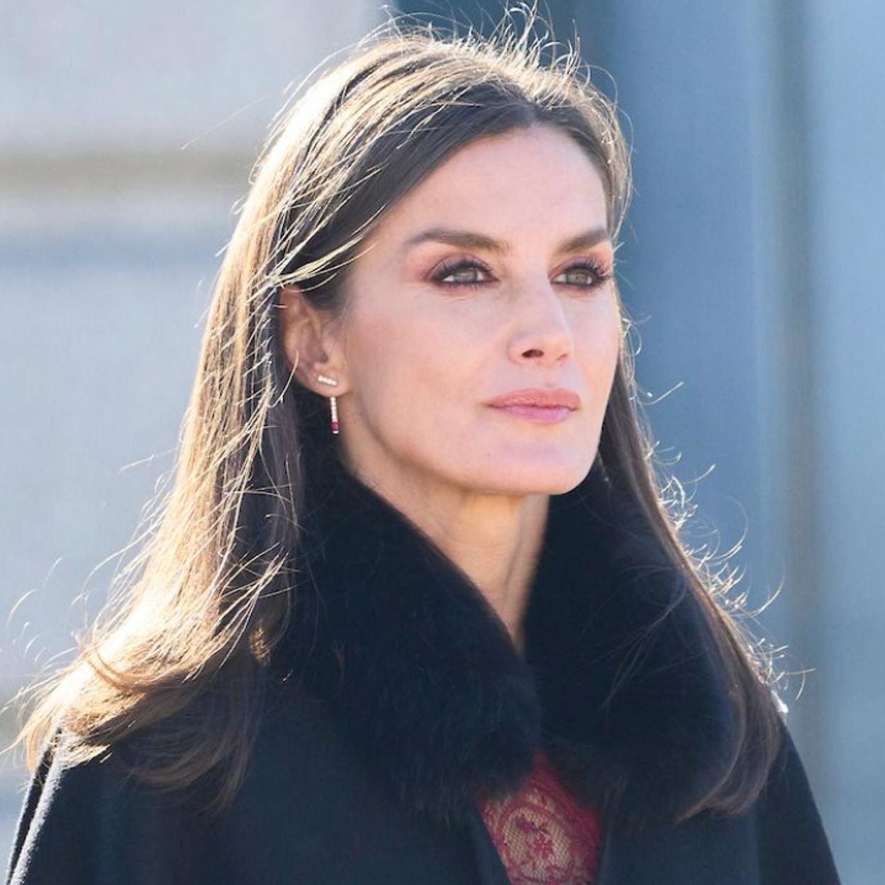 La reina Letizia ha visto cómo algunos de sus familiares han ido desapareciendo de la escena pública. 