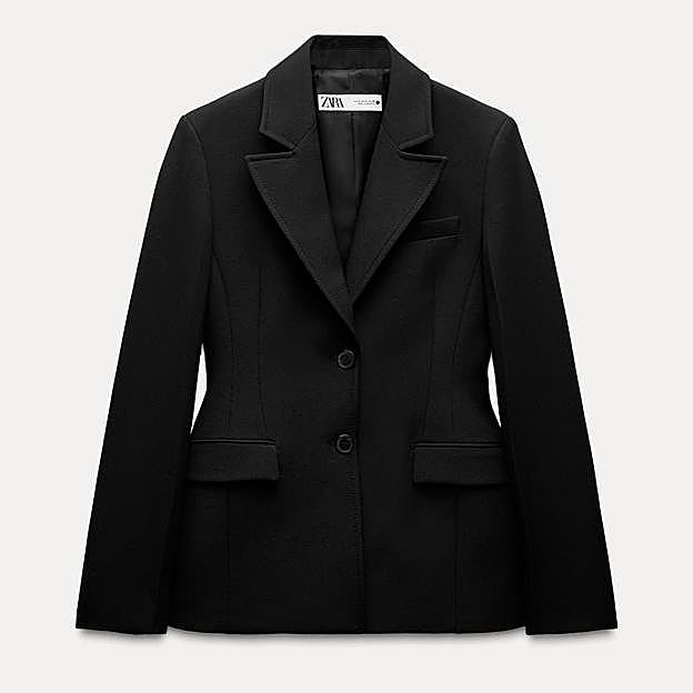 Blazer entallada hombreras ZW Collection (89,95€)