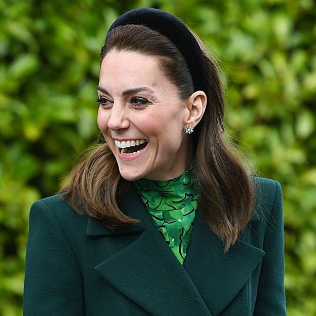Imagen principal - Kate Middleton, Paula Echevarría y Charlize Theron con una diadema.