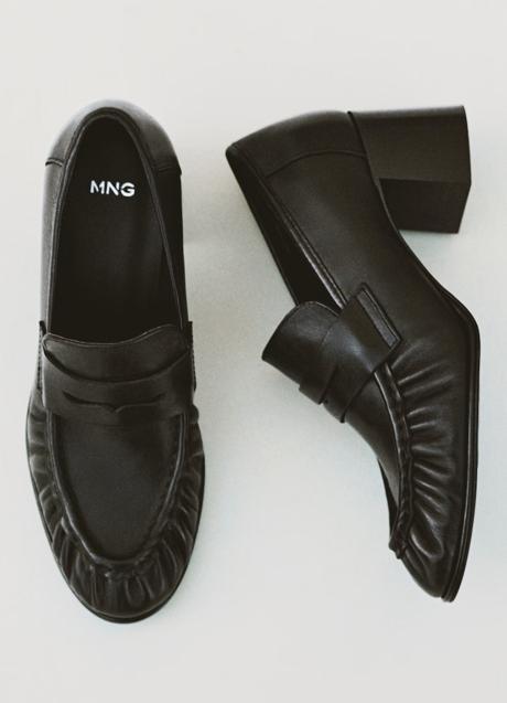Imagen - Mocasines negros con tacón medio de Mango (55,95 euros)
