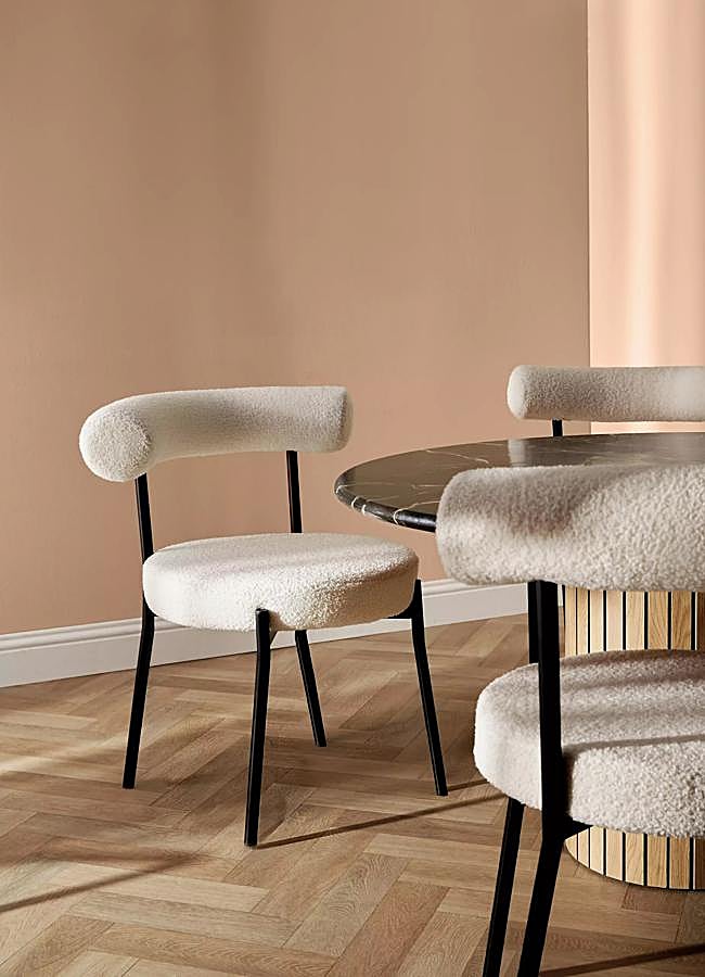 Imagen - Sillas de comedor de Primark Home (50 euros cada una).