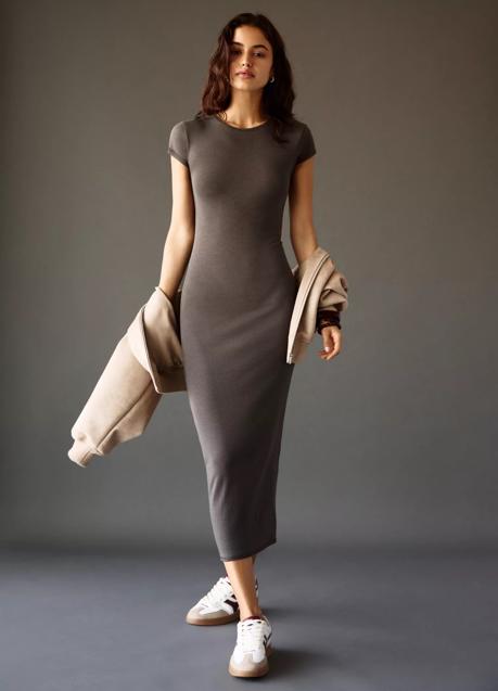 Imagen - Vestido ajustado de Pull & Bear (15,99 euros)