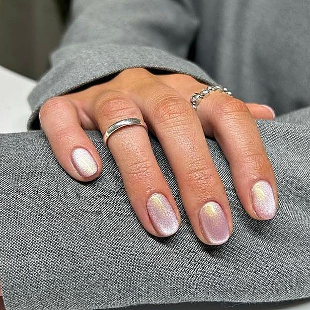 Imagen principal - Algunos ejemplos de manicura cat eye.