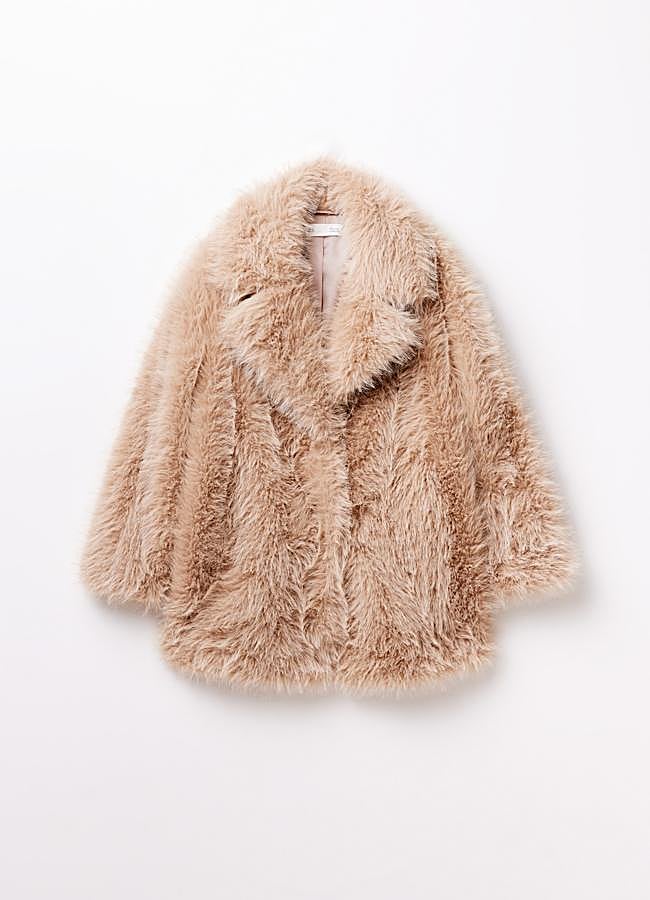Imagen - Abrigo de pelo en beige de Sfera (39,99 euros).