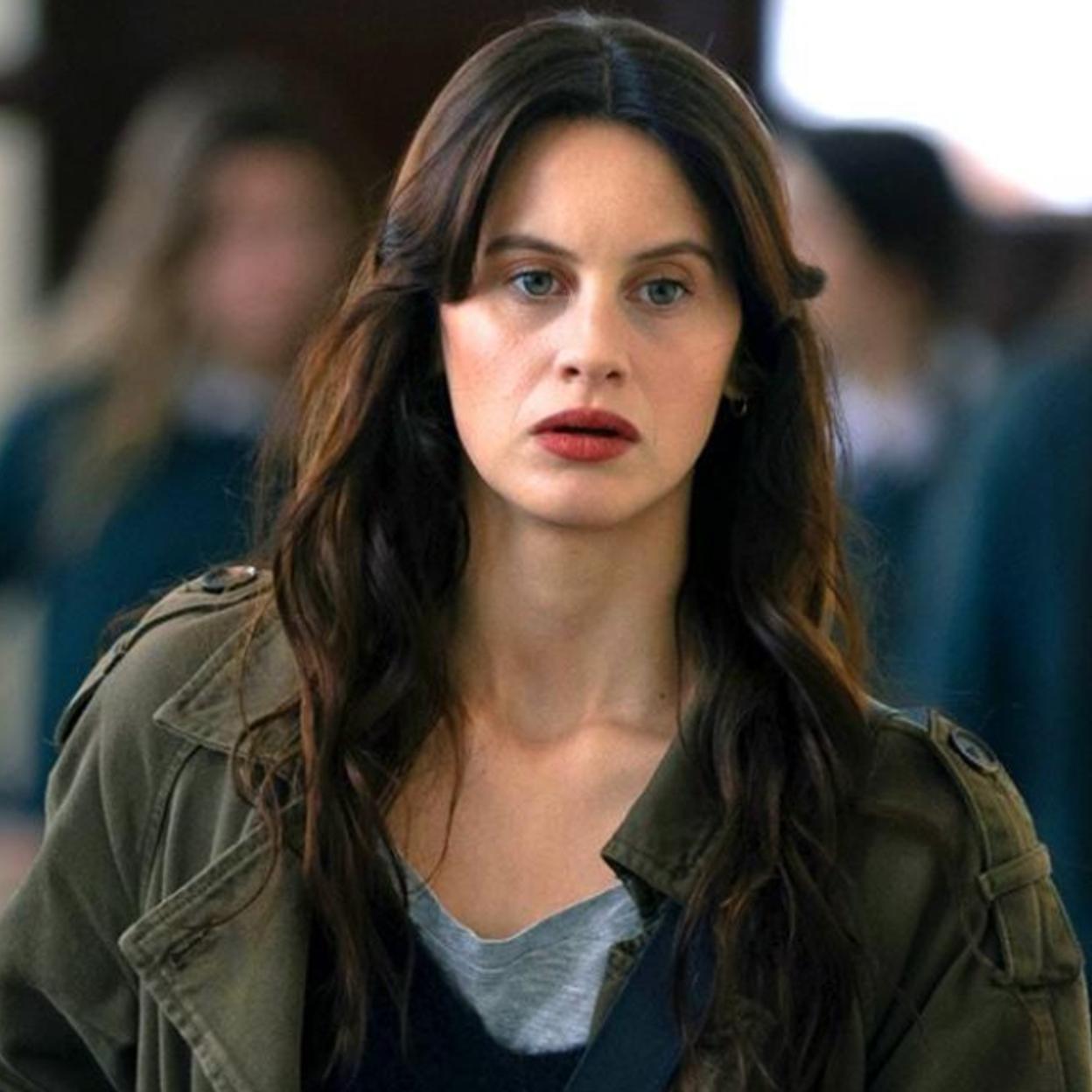 Milena Smit en la segunda temporada de 'La chica de la nieve'. 