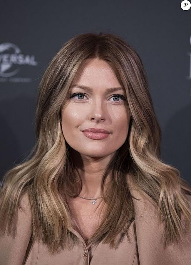 Imagen - Modelo con mechas mousy/@carolinereceveur