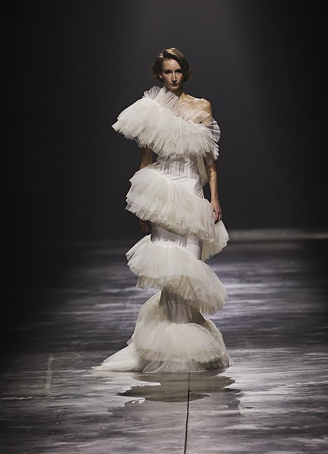 Imagen - Vestido de la colección 'Marisa', de costura, de Redondo Brand.