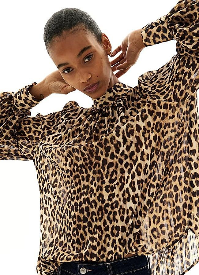 Imagen - Blusa con animal print plisada